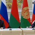 [Delfi trumpai] Putinas gūžėsi išgirdęs Lukašenkos juokelį (video)