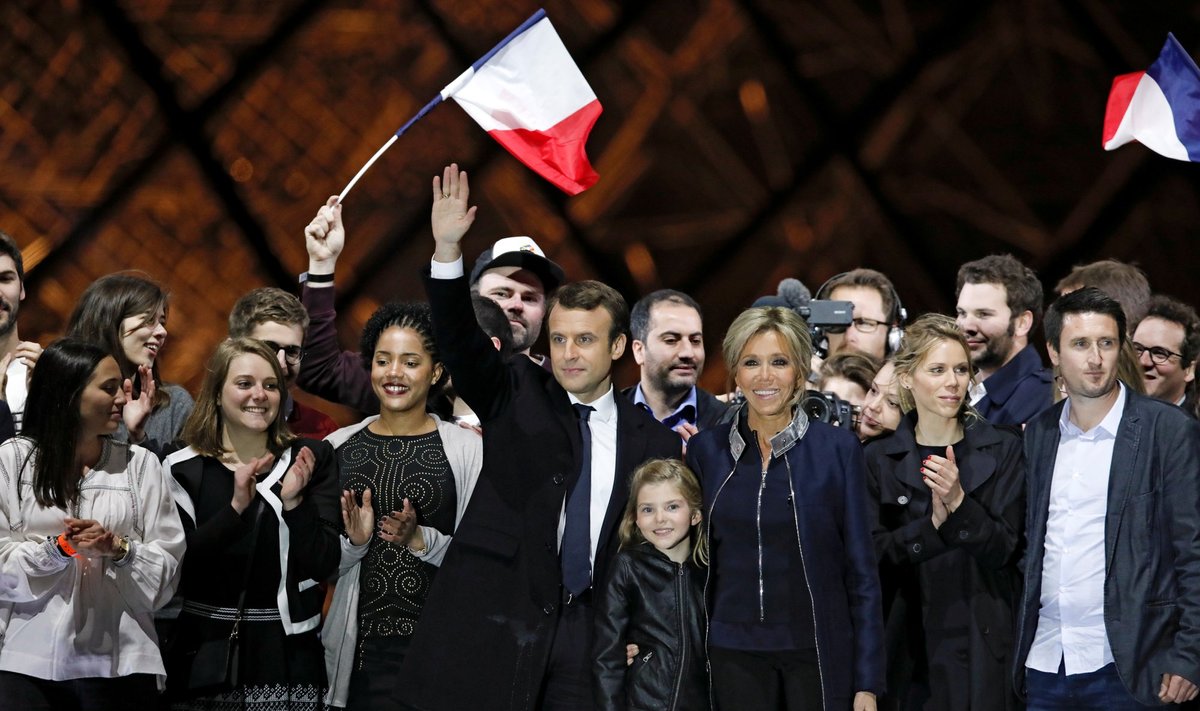 Emmanuel ir Brigitte Macron
