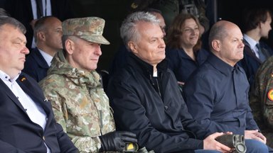 Tiesiogiai: prezidento Nausėdos ir kariuomenės vado gen. Rupšio spaudos konferencija