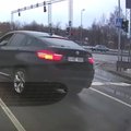 „Baudos kvitas“: BMW X6 sankryžos įveikimo ypatumai