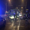 Dėl avarijos judrioje Kauno gatvėje paralyžiuotas viešojo transporto eismas