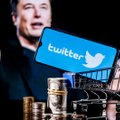 Elonas Muskas nusipirko „Twitter“ ir iškart atleido jo vadovą: kokių pokyčių tikėtis?