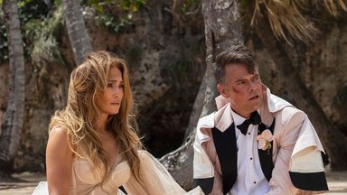 Veiksmo komedijos „Sprogstančios vestuvės“ žvaigždė Jennifer Lopez: ar kas tikėjosi mane išvysti su ginklu rankose?