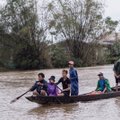 Vidurio Vietname per potvynius žuvo 111 žmonių, ruošiamasi naujai audrai