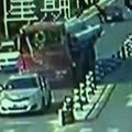 Kinijoje tragiškai žuvo vamzdžius vežusio sunkvežimio vairuotojas