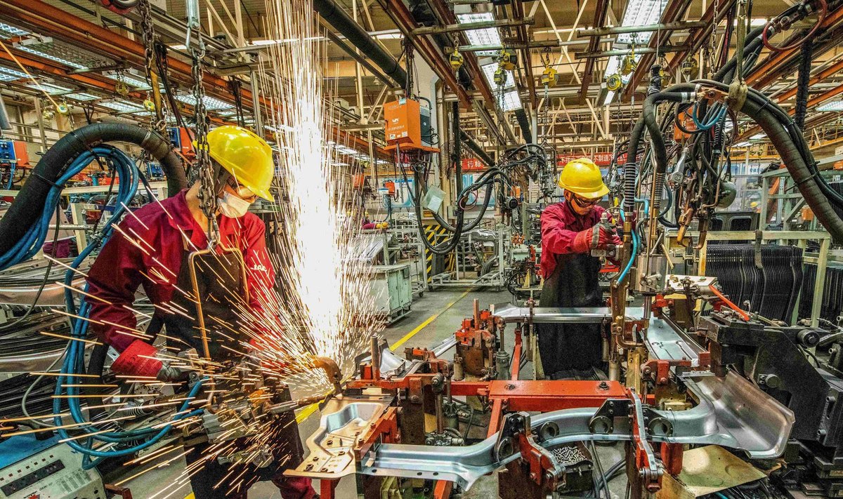 Darbuotojai Kinijos fabrike