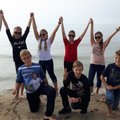 Kretingos mokyklos mokiniai dalyvavo akcijoje „Baltijos apkabinimas“