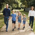 Minėdami Motinos dieną Kate Middleton ir princas Williamas pasidalijo dar nematytomis mielomis šeimos nuotraukomis