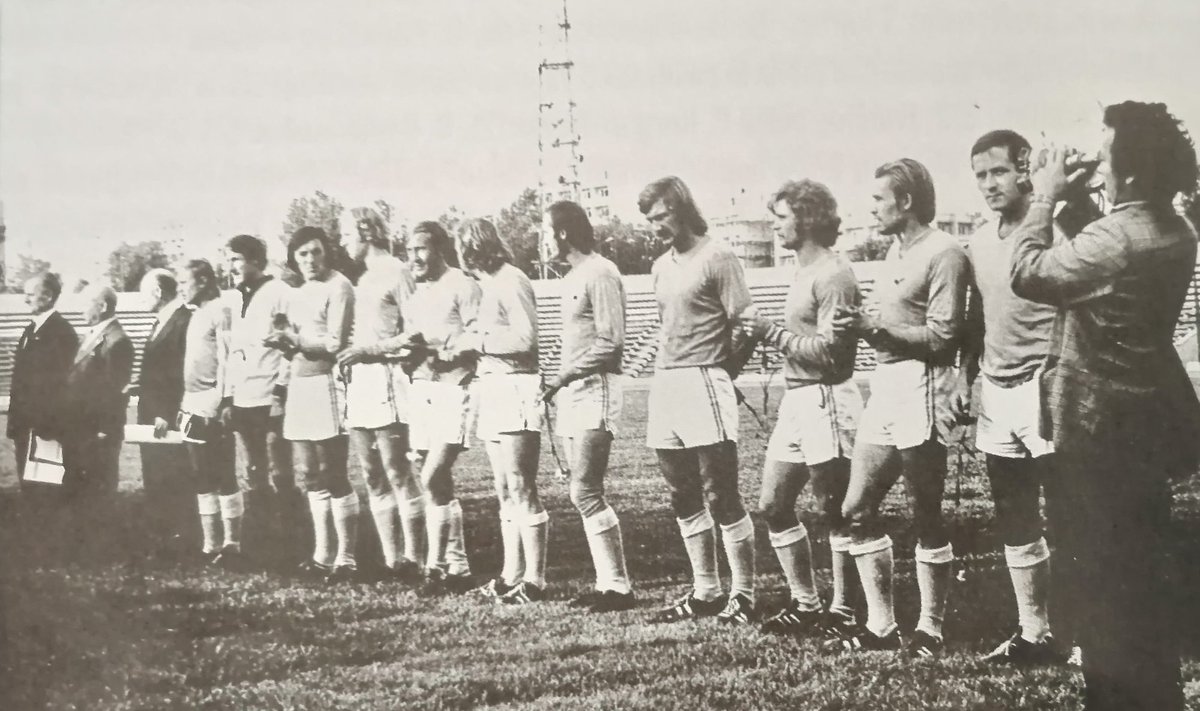 „Sūduva“ prieš 1976-ųjų finalą (iliustracija iš Gedimino Kalinausko knygos „Futbolas Sūduvos krašte 1921-2011“)