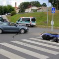 Per dvi valandas keturios motociklininkų avarijos Vilniuje ir šalia jo: trys susidūrė su automobiliais, vienas nukrito pats