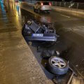 Vilniuje per avariją „Mercedes-Benz“ lūžo dalimis