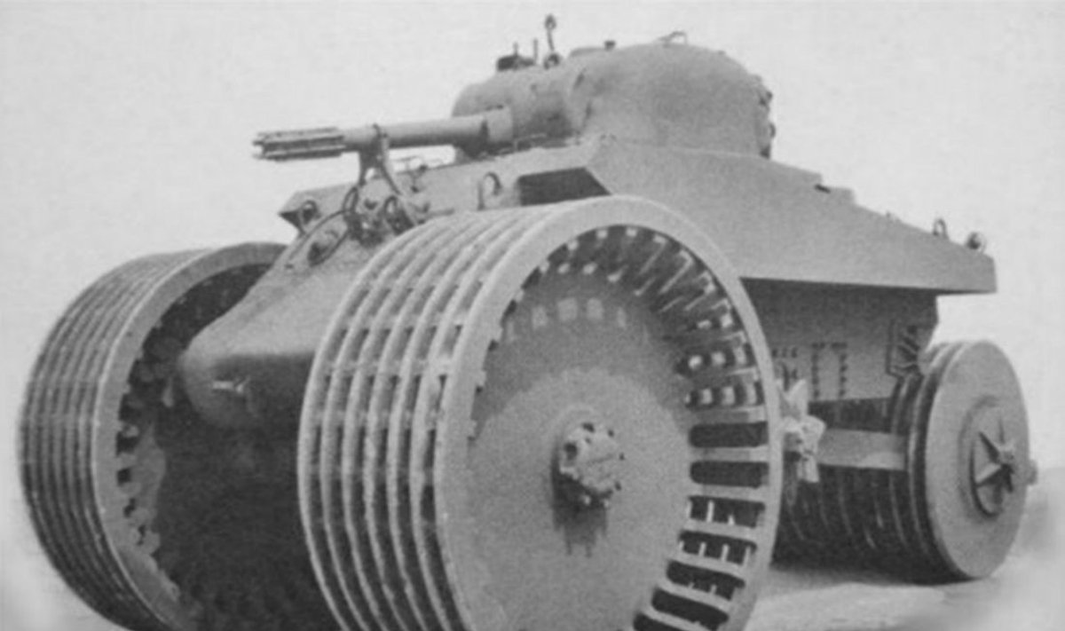 "M4 Sherman T10" triratis tankas. Wikipedia.com nuotr.