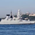 Rusija skelbia britų laivo link paleidusi „perspėjamuosius šūvius“ ir „perspėjamąjį bombų numetimą“