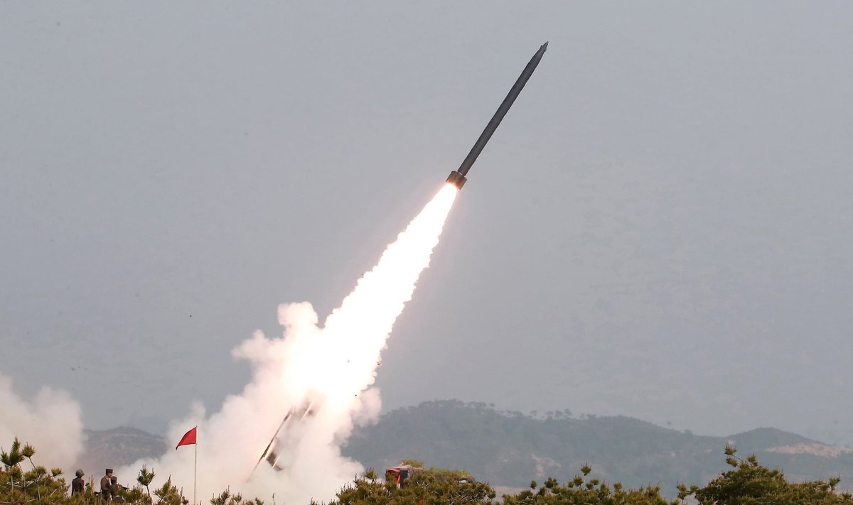 Šiaurės Korėja ginklų bandymus vadina savigyna ir kritikuoja Seulo reakciją