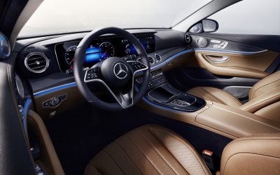 "Mercedes-Benz" atnaujino E klasės modelį