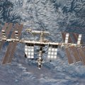 Į kosmosą išėję astronautai įrengė TKS dar vieną vietą erdvėlaivių susijungimui