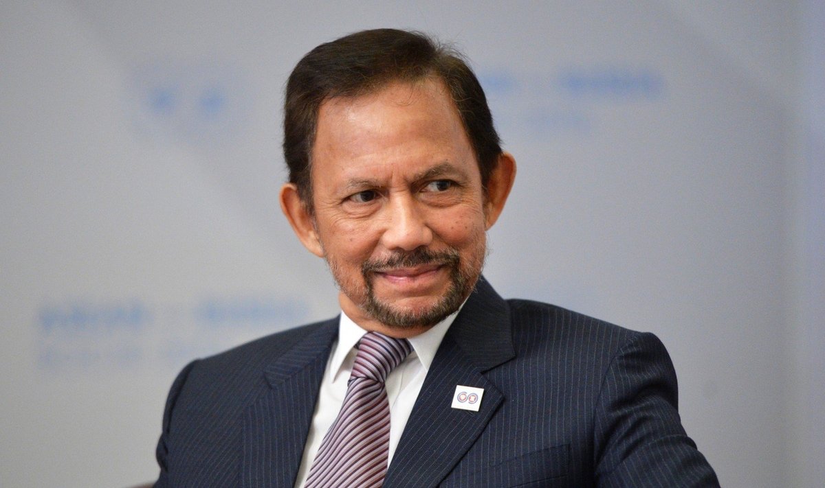 Brunėjuje įsigaliojant šariatui sultonas paragino „įtvirtinti“ islamo doktriną