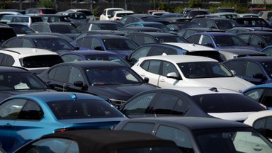 Vasarį naujų lengvųjų automobilių registravimas išaugo beveik 9 proc.