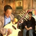 Kinijos ūkininkas sukūrė ir pagamino daugiau nei 100 muzikos instrumentų