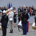 Prancūzijos karinis orkestras parade pagrojo grupės „Daft Punk“ kūrinį