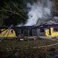 Ugniagesiai atskleidžia galimas tris žmones pražudžiusio gaisro priežastis, dūmų detektoriaus nebuvo