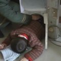 Kinijoje ugniagesiai išgelbėjo skalbimo mašinoje įstrigusią mergaitę