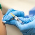 „Moderna“: visa stiprinamoji vakcinos dozė geriau apsaugo nuo omikron atmainos