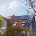 Kai kurios ES narės ragina privalomai montuoti saulės baterijas ant stogų