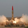 Pakistanas sėkmingai išbandė balistinę raketą, galinčią nešti branduolinę kovinę galvutę