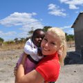 R. Mikelkevičiūtę Zambijoje pribloškė geležinė tvarka mokykloje: tokios pagarbos mokytojui Lietuvoje reikia dar paieškoti
