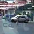Per lenktynes Salvadore grupę dviratininkių taranavo automobilis