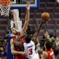 NBA: J.Valančiūnas debiutavo „Raptors“ gretose, D.Motiejūno taškai nulėmė „Rockets“ pergalę prieš „Thunder“