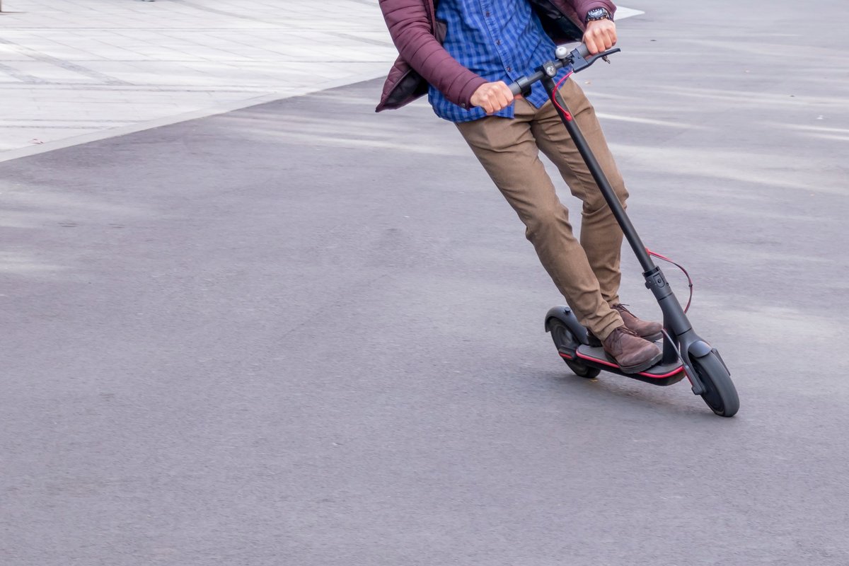 Lege: Elektriske scootere er ikke dårlige, men det er noen regler å følge