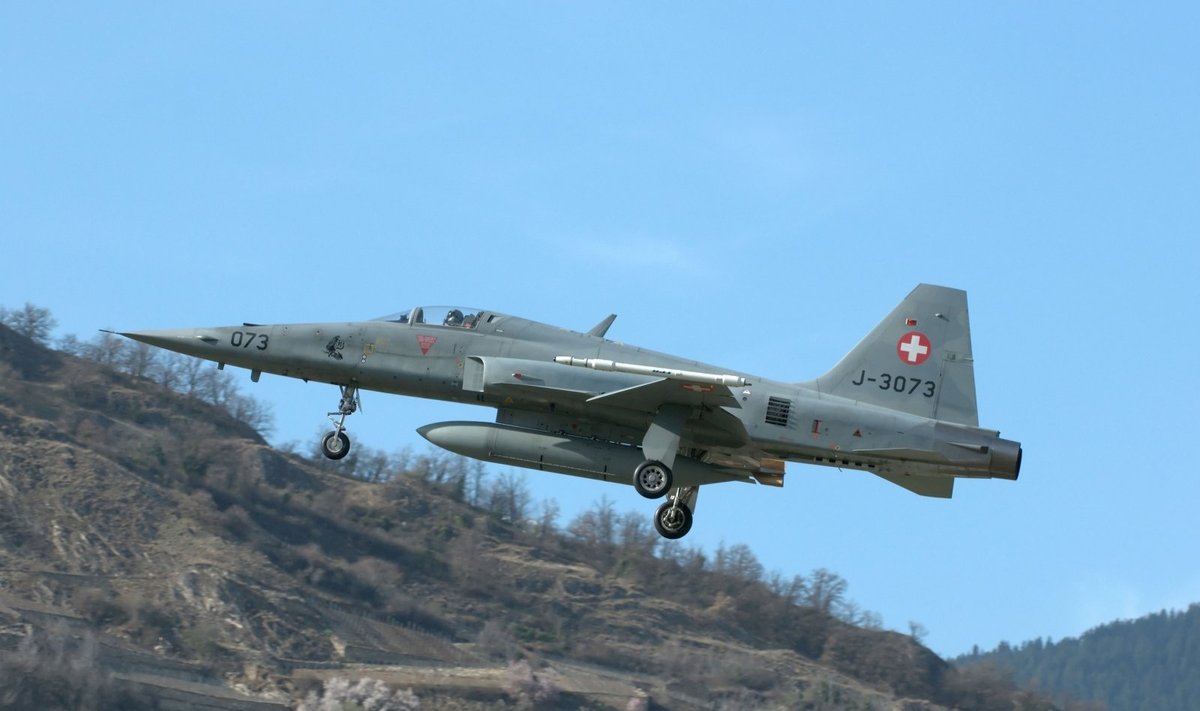 Naikintuvas F-5E