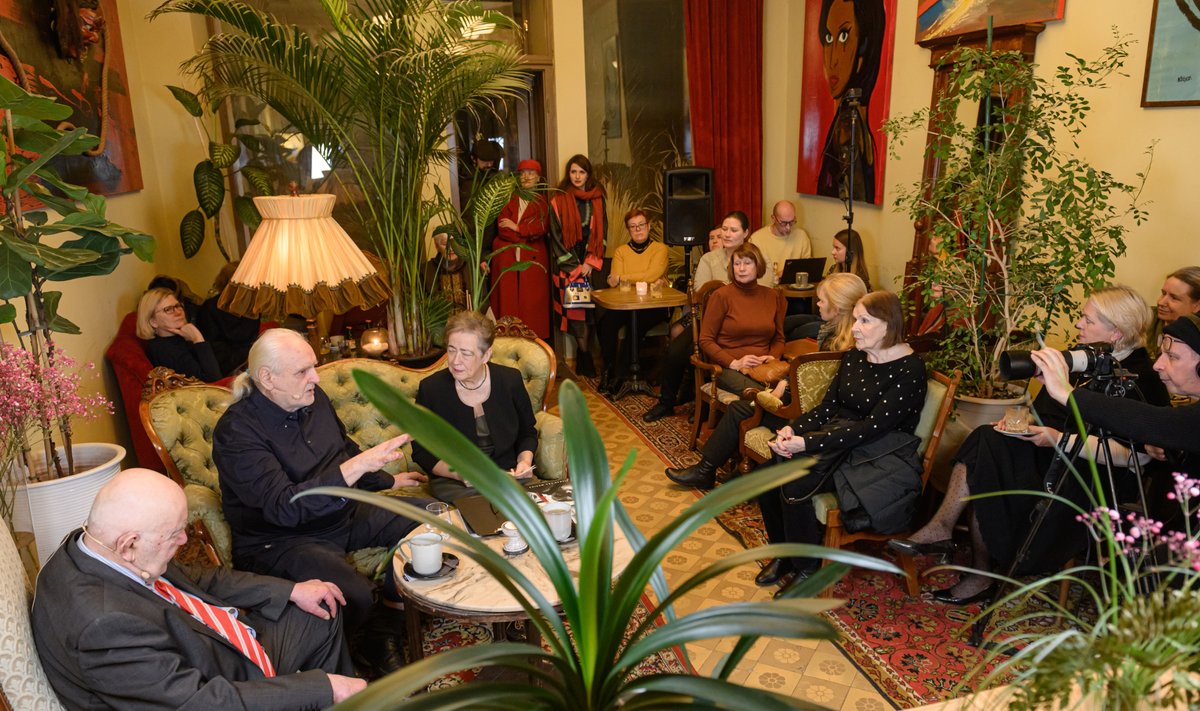 Susitikimas su kompozitoriumi Feliksu Bajoru ir dirigentu Donatu Katkumi (Martyno Aleksos nuotr.)