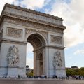 Dėl sprogmens grėsmės evakuoti turistai iš Paryžiaus Triumfo arkos
