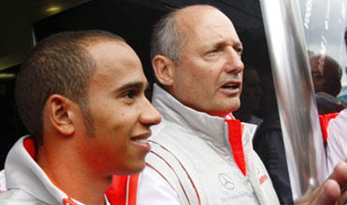 Lewis Hamilton ir Ron Dennis ("McLaren-Mercedes") 