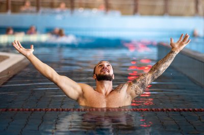 Apklausa atskleidė, kad lietuviai pervertina savo plaukimo įgūdžius