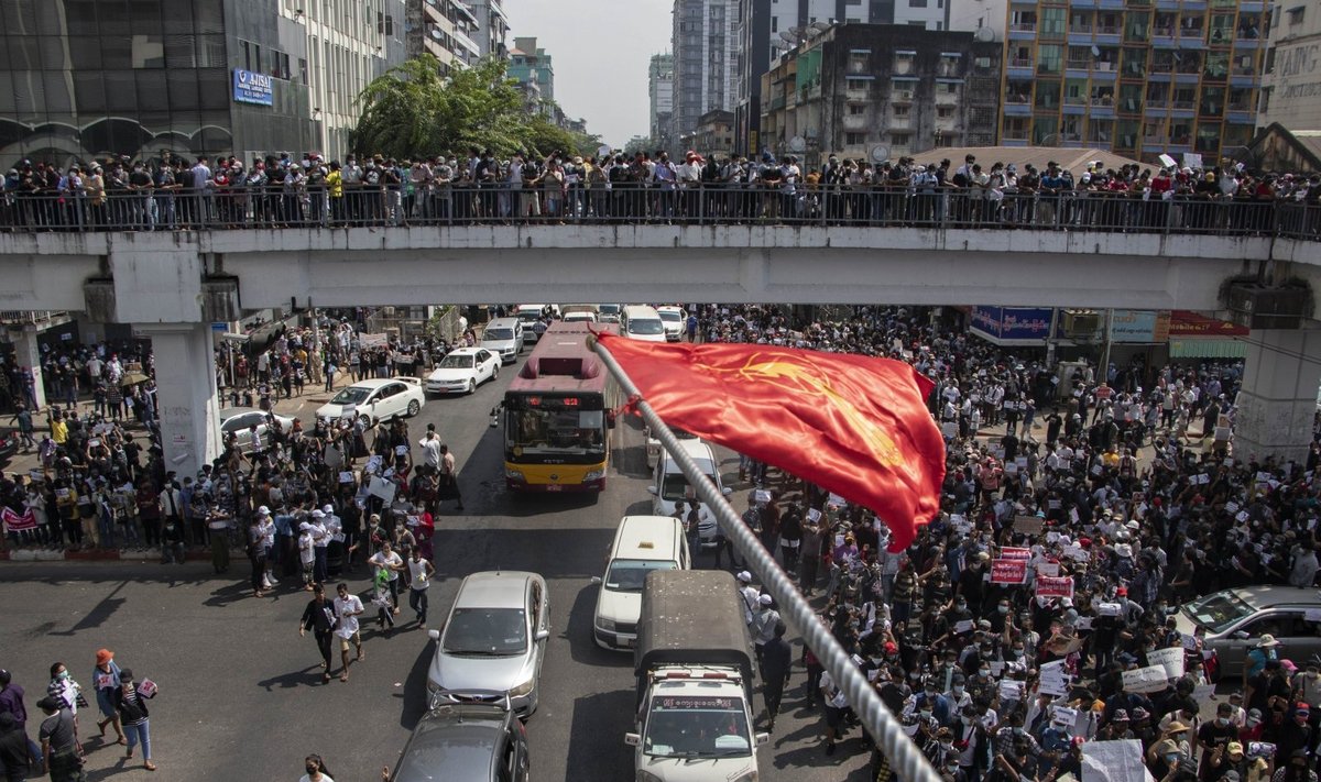 Protestai prieš perversmą Mianmare 