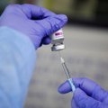 EVA aiškinasi galimus ryšius tarp „AstraZeneca“ vakcinos ir reto kraujagyslių susirgimo