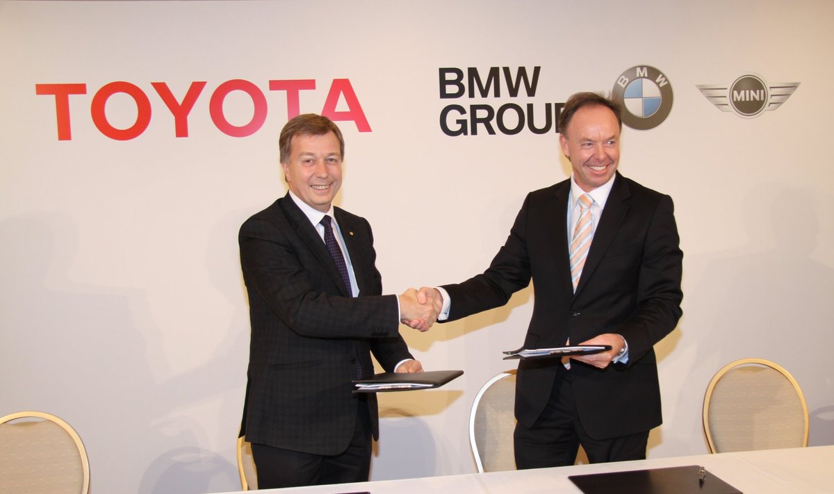 Toyota Europe vadovas Didier Leroy (kairėje) ir BMW vadovas Ianas Robertsonas