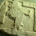 Archeologai atkasė nepaliestas majų plokštes su hieroglifais