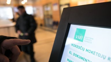 Laukia nauja tvarka dėl skolininkų nesumokamų baudų: lėšas iš sąskaitų tiesiogiai nurašys VMI