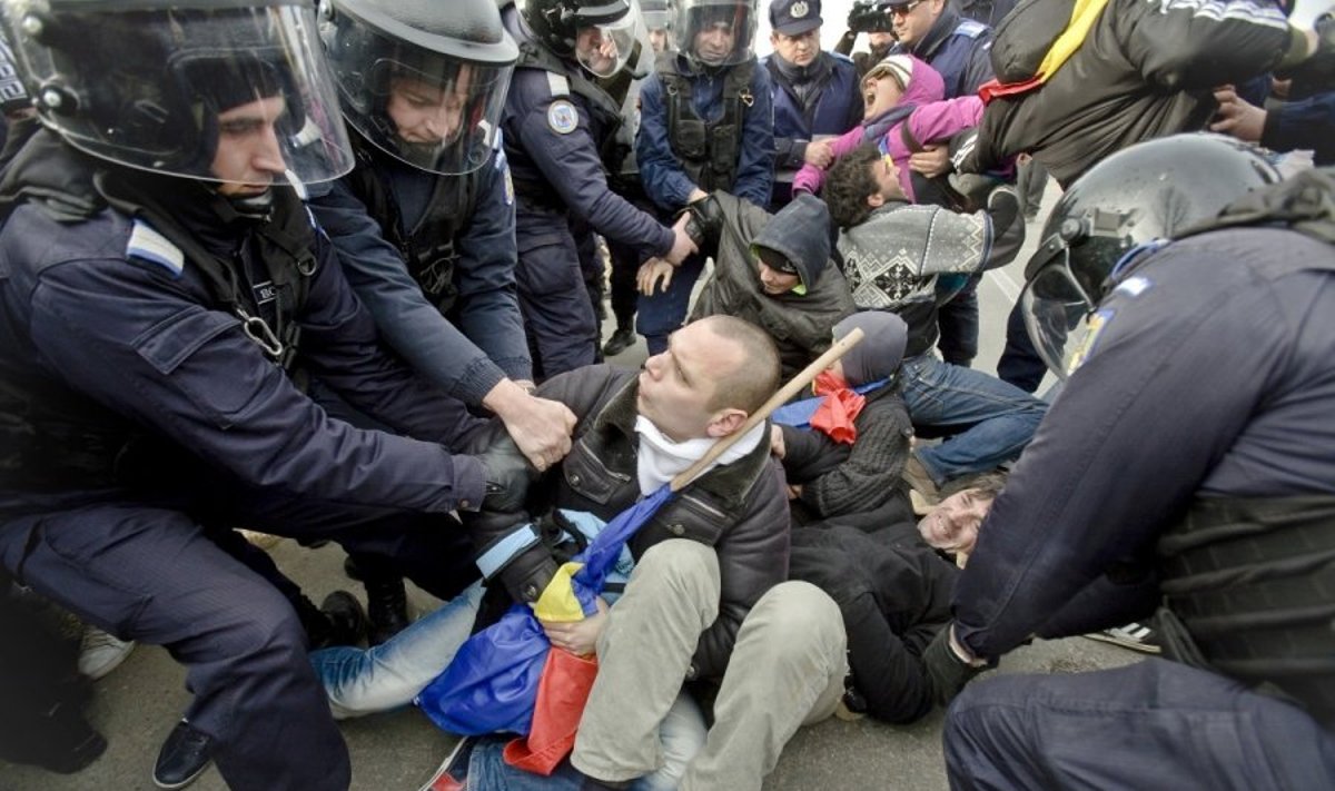 Policijos pajėgos sulaiko protestuotojus prieš skalūnų dujų gavybą
