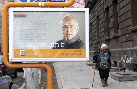 Prezidento rinkimai Armėnijoje. Kandidato Raffi Hovanisiano plakatas