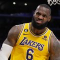 „Lakers“ pataikė iš aikštės vidurio ir nukarūnavo NBA čempionus