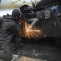 Žiniasklaida: Vakarų bendrovės toliau tiekia komponentus Rusijos tankams gaminti