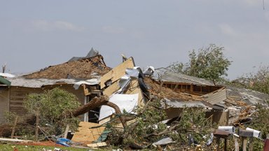 Keliose JAV valstijose siautėjo tornadai, skelbiama apie aukas