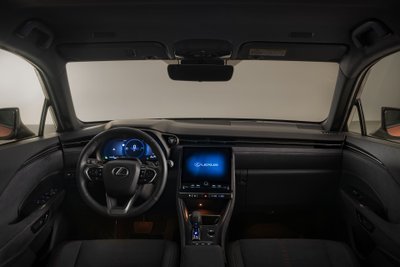 Oficialiai debiutavo naujasis „Lexus LBX“. Gamintojo iliustr.