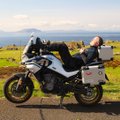 Karolis Mieliauskas motociklu pervažiavo ilgiausią pakrantės kelią pasaulyje